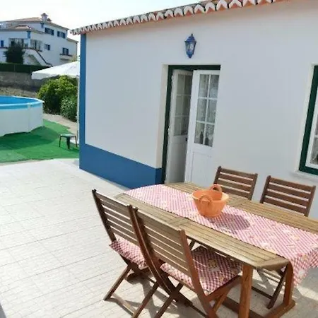 Dom wakacyjny With Pool Barbecue