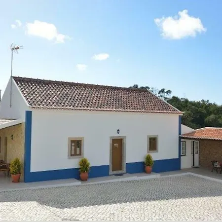 Dom wakacyjny With Pool Barbecue Santo Isidoro