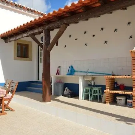 Casa de Férias With Pool Barbecue Santo Isidoro